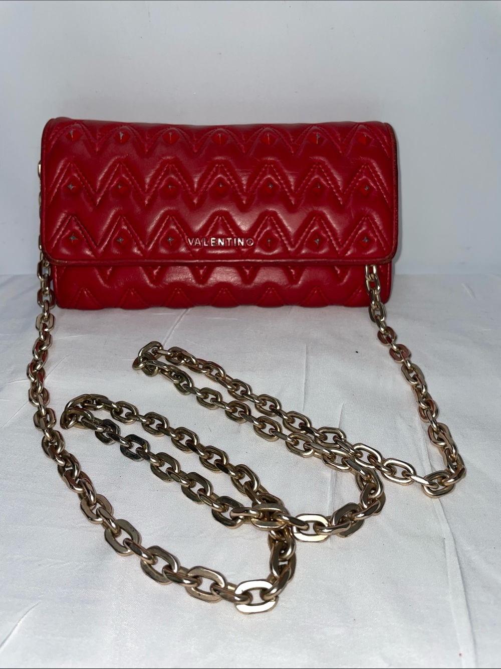 VALENTINO RED LEATHER QUILTED STUDDED CHEVRON CHAIN WALLET FTL-05-166